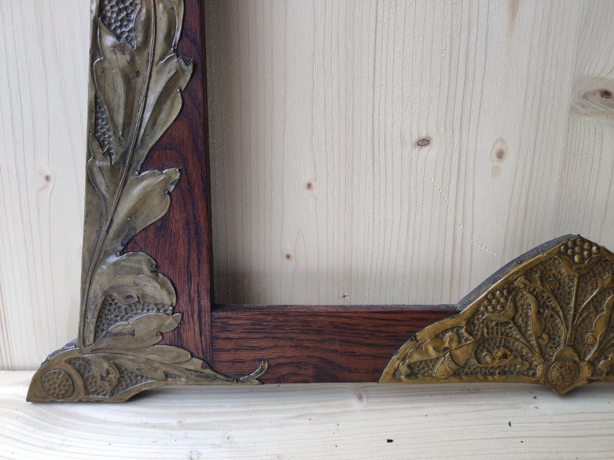 ancien cadre art nouveau bois et laiton repoussé feuillure 42 cm x 32 cm -photo-1