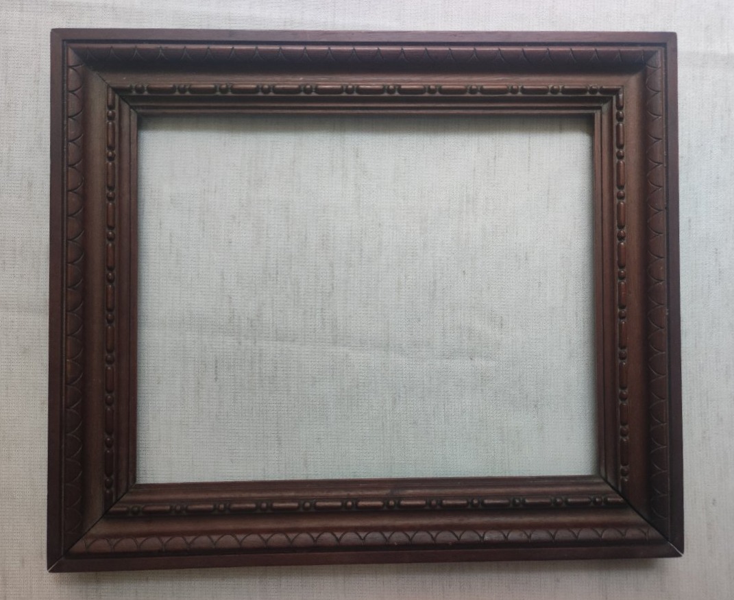 Ancien cadre noyer sculpté feuillure 38 cm x 22 cm 