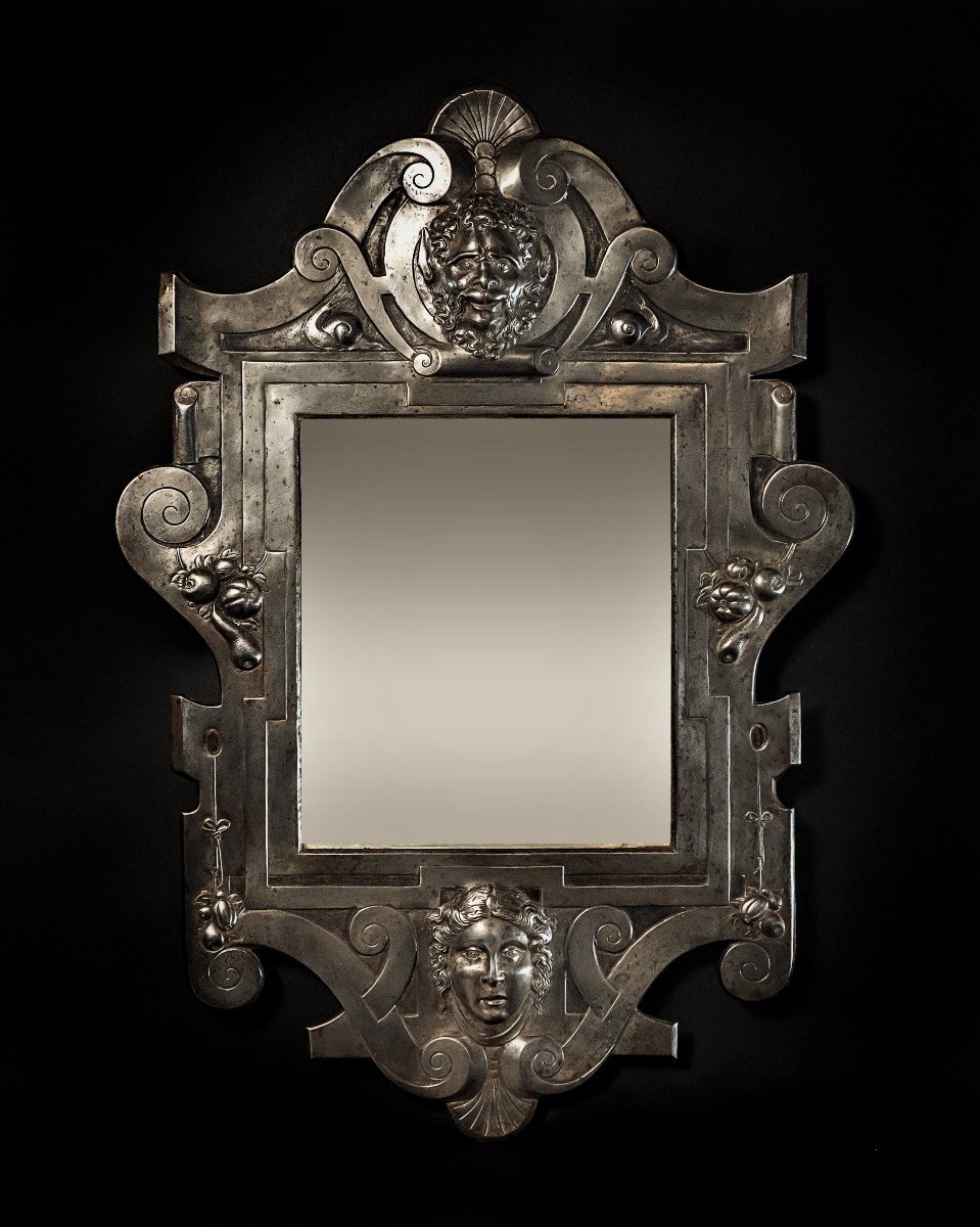 Grotesques Mirror 