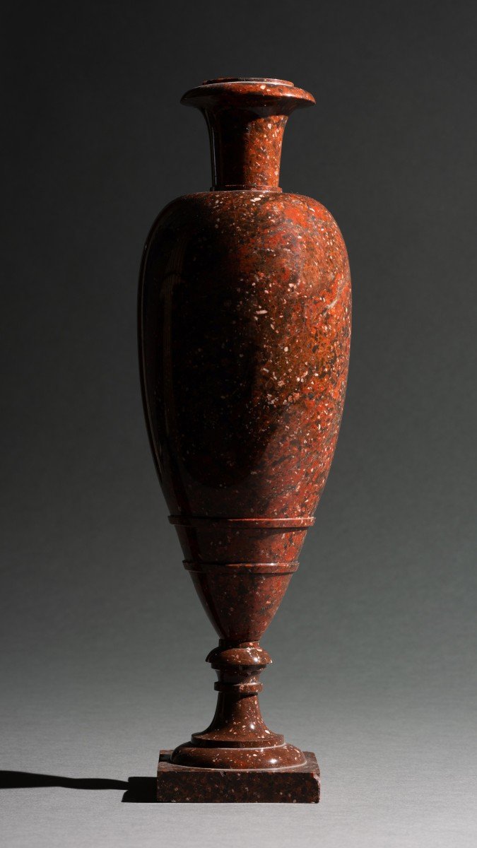 Vase En Porphyre De Dysberg