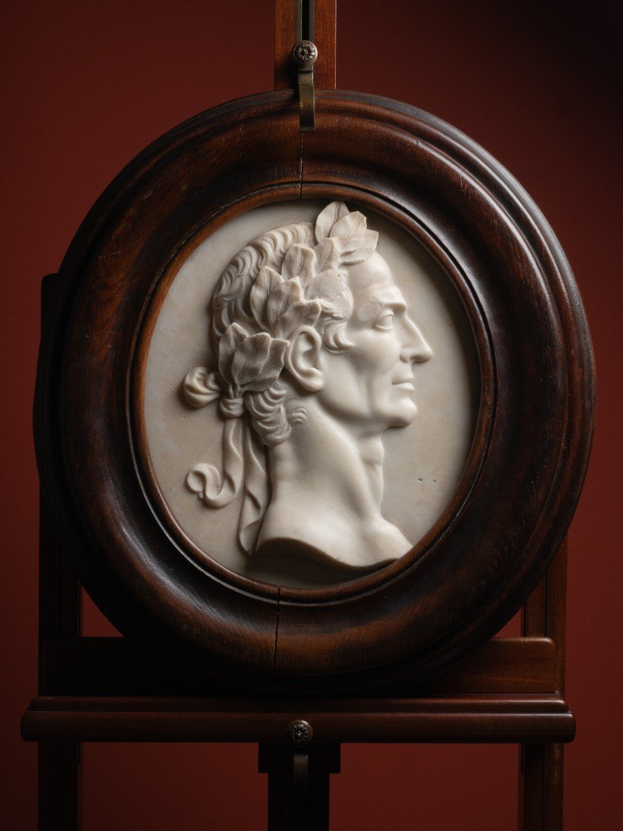 Pair Of Marble Medallions Depicting The Roman Emperors Caesar And Augustus, In The Manner Of Giambattista Foggini-photo-3