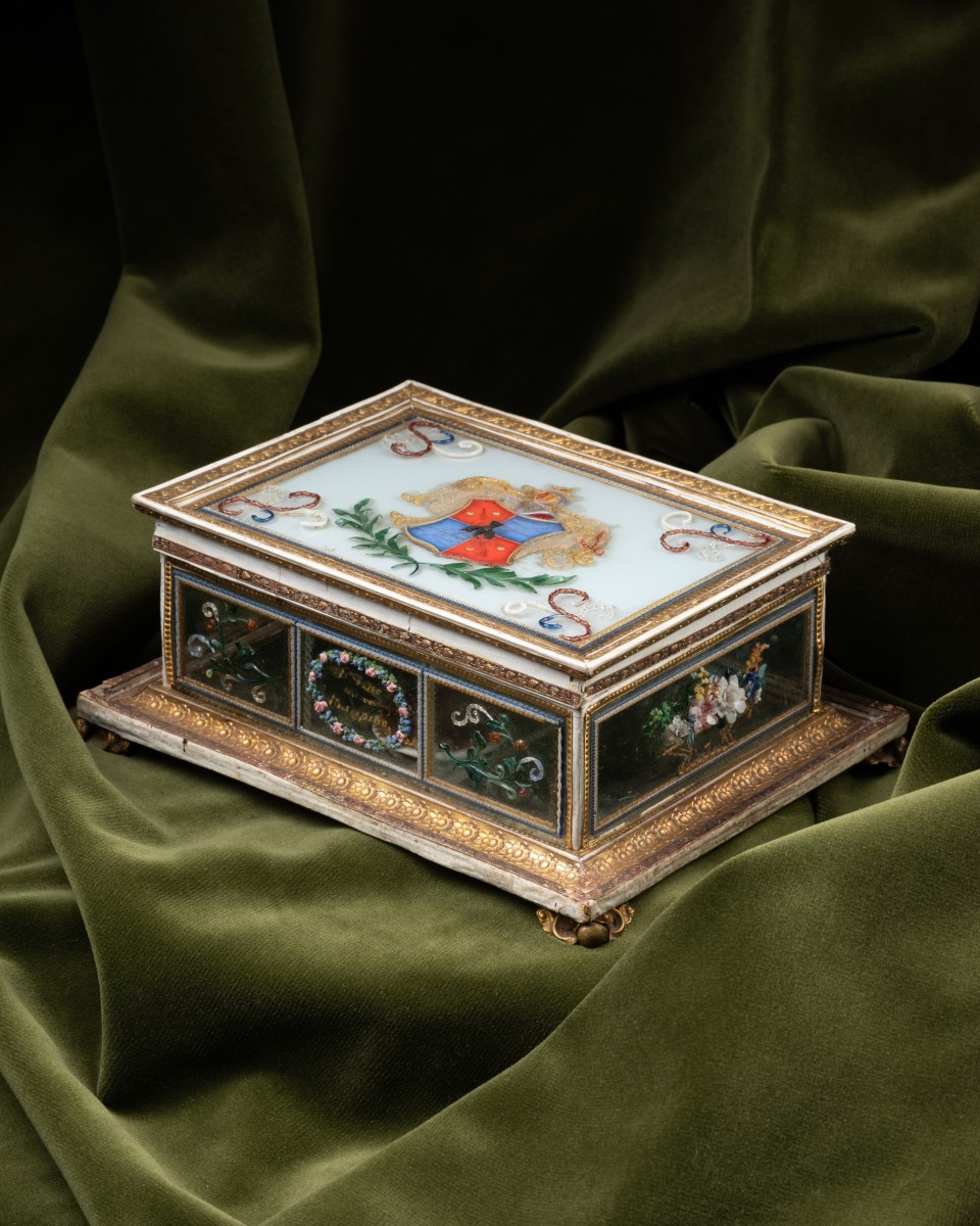 Coffret à nécessaire en verre filé 