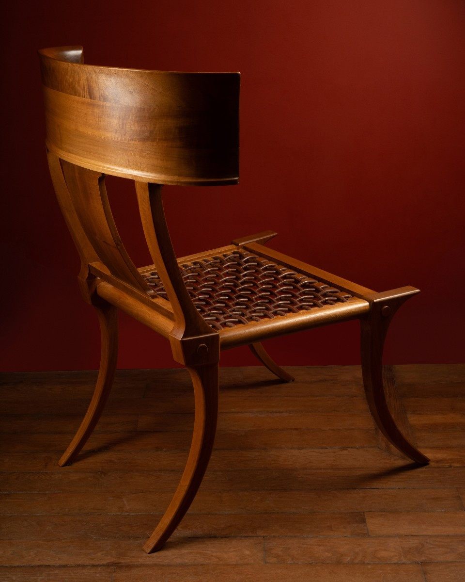 Paire de larges chaises klismos par Robsjohn-Gibbings et Saridis d’Athènes-photo-4