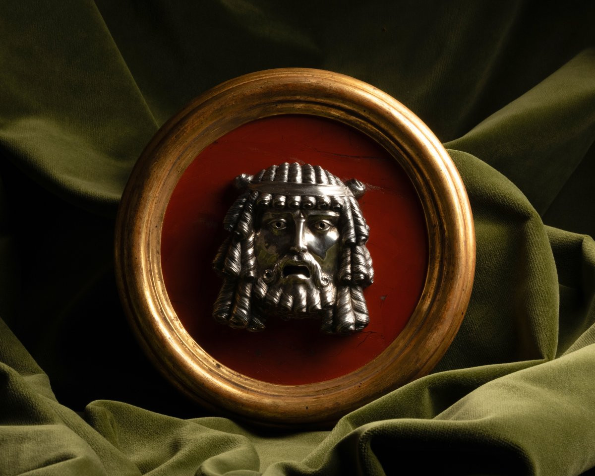 Trois tondi en argent massif sur fond de jaspe rouge-photo-3