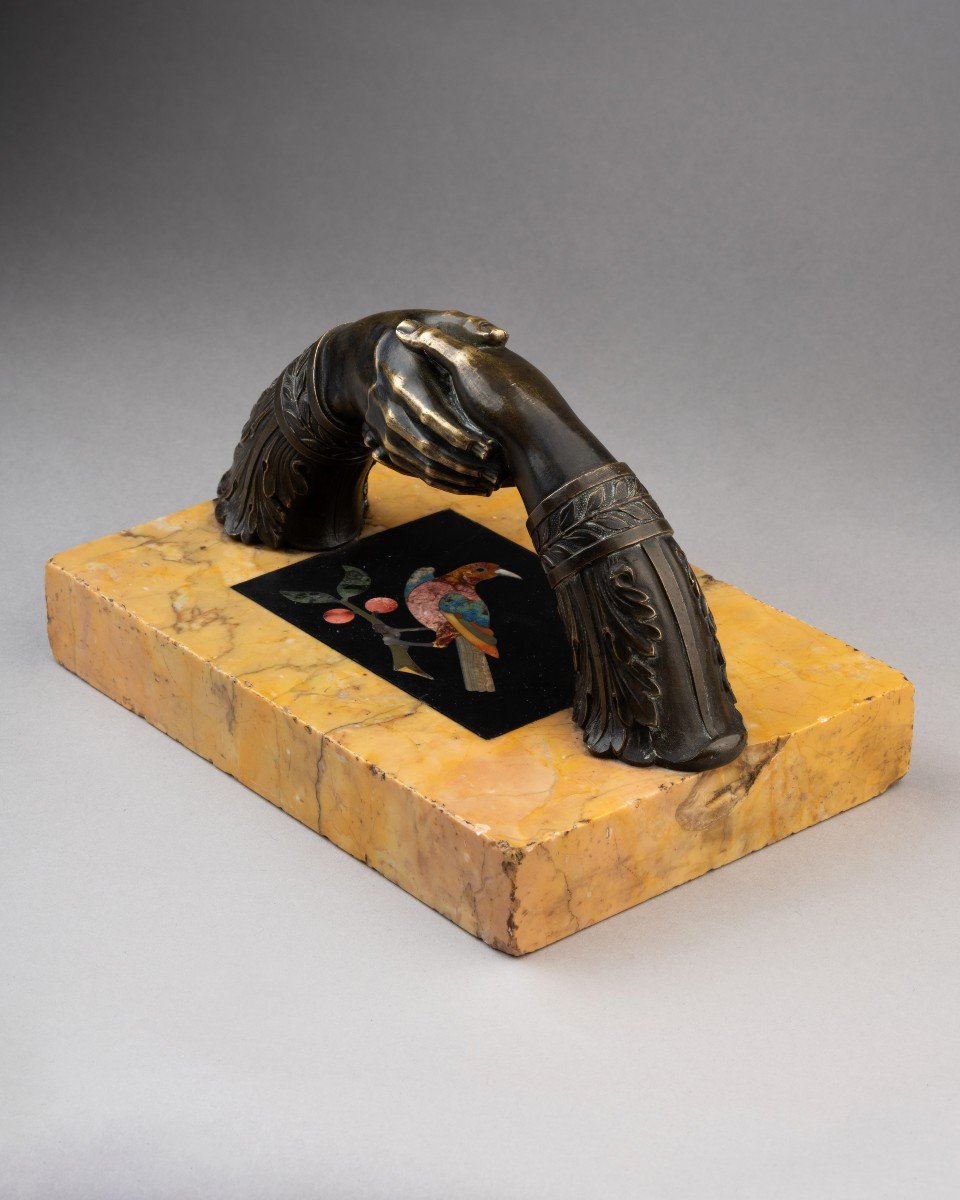 Paperweight With Clasping Hands-photo-2