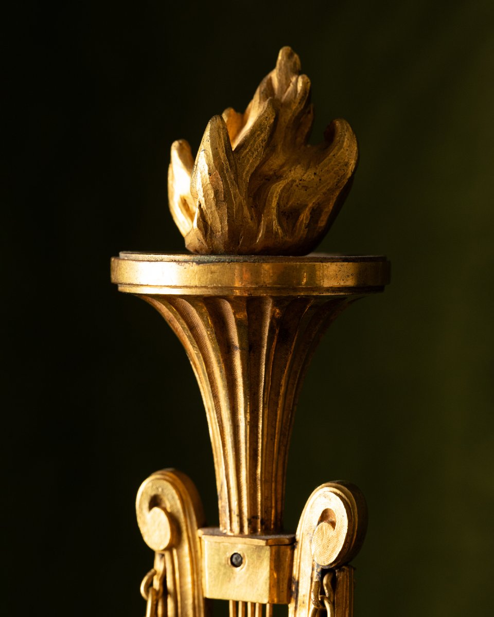 Paire de candélabres aux serpents et aux lyres-photo-2
