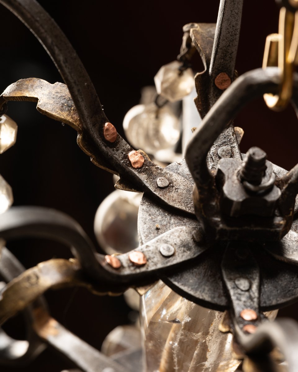 A Six-light Chandelier In Hammered Iron And Gilt Bronze-photo-4