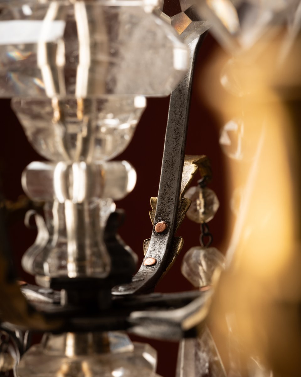 A Six-light Chandelier In Hammered Iron And Gilt Bronze-photo-4
