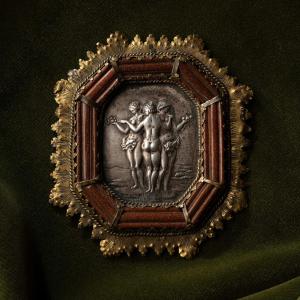 Relief en argent des Trois Grâces, d’après Leone Leoni