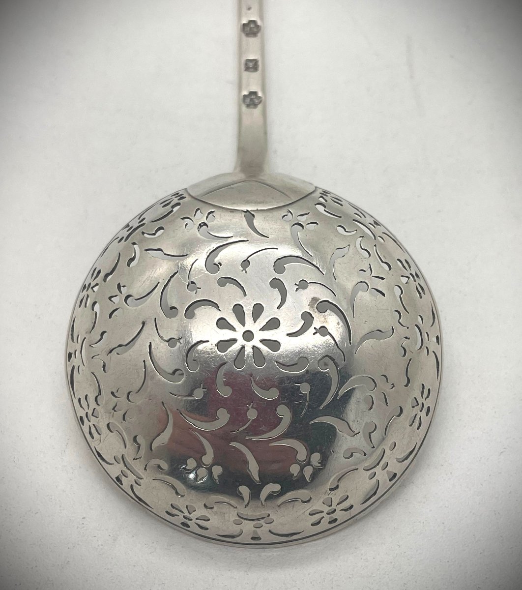 Avignon Sugarer In The 18th Century -photo-4