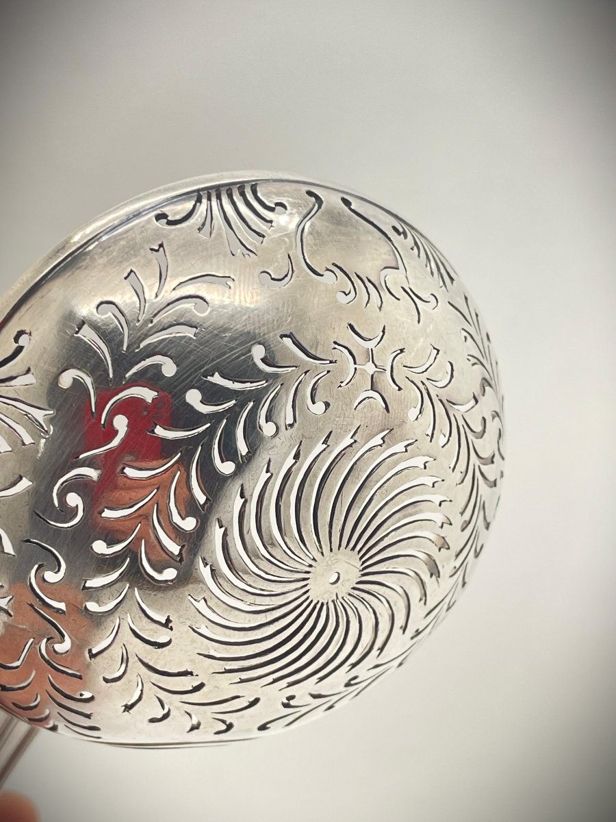 NANCY 1778 Saupoudreuse Armoriée en argent -photo-3