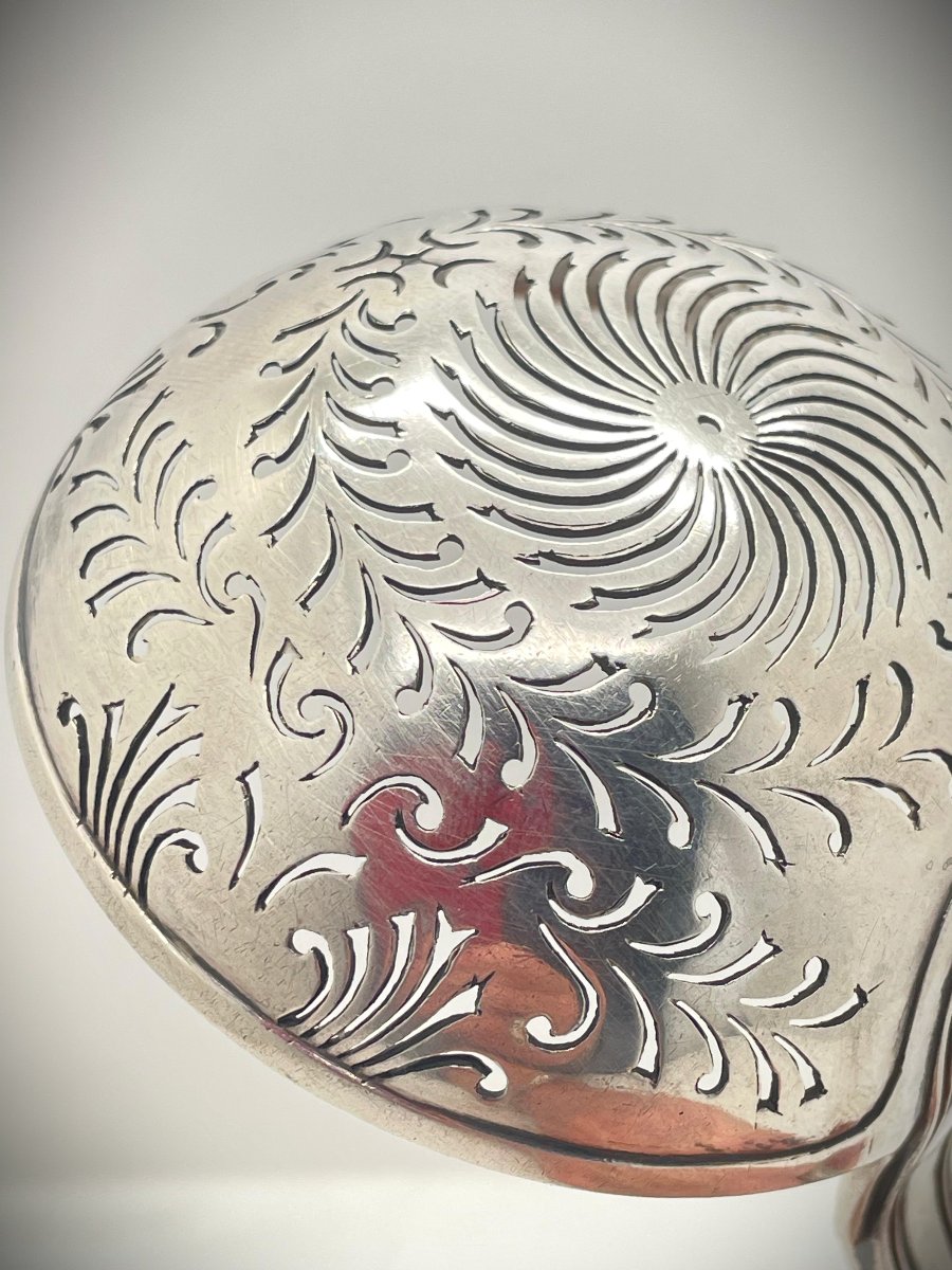 NANCY 1778 Saupoudreuse Armoriée en argent -photo-4