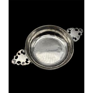 Ear Bowl In Silver 17th Macon 1693