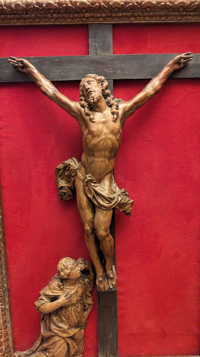 Crucifix encadré en bois de Sainte-Lucie, école de Nancy vers 1700-photo-3