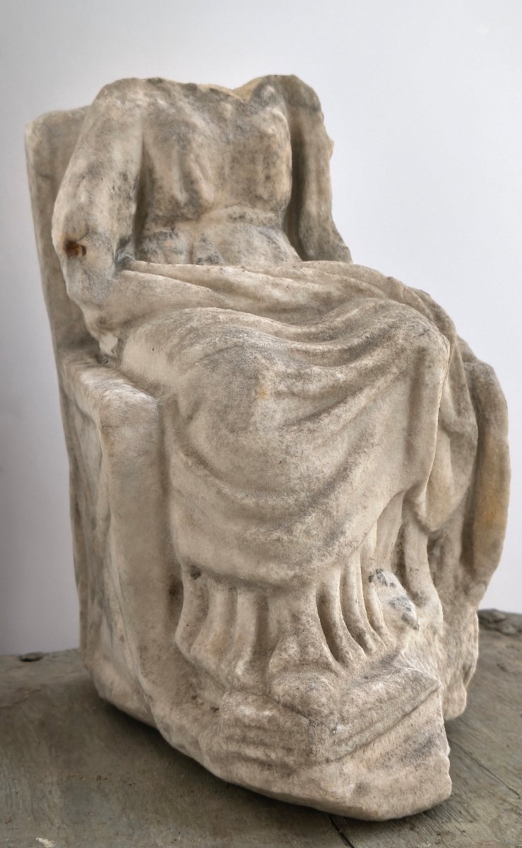 Statuette en marbre de Roma, 2ème siècle ap. J-C.-photo-2