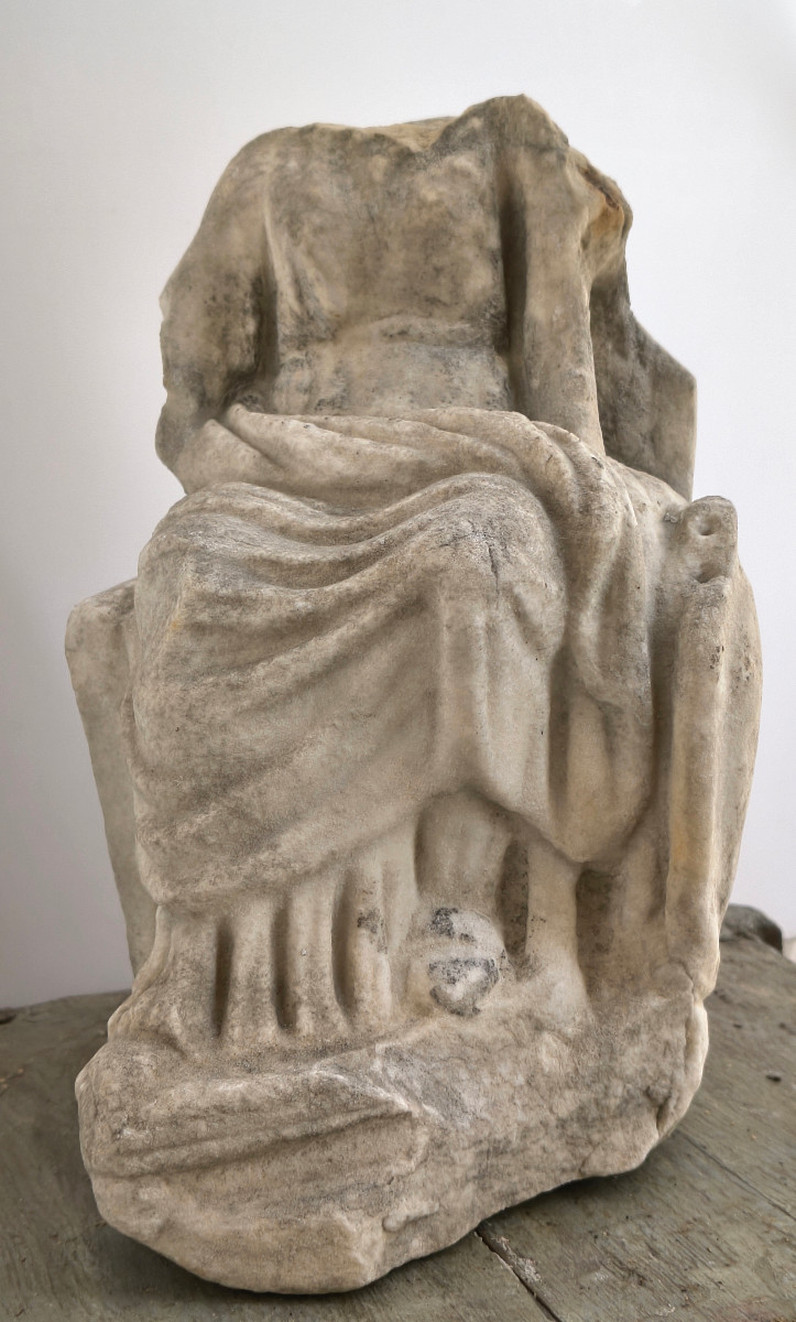 Statuette en marbre de Roma, 2ème siècle ap. J-C.