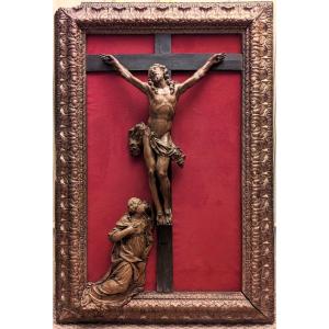 Crucifix encadré en bois de Sainte-Lucie, école de Nancy vers 1700