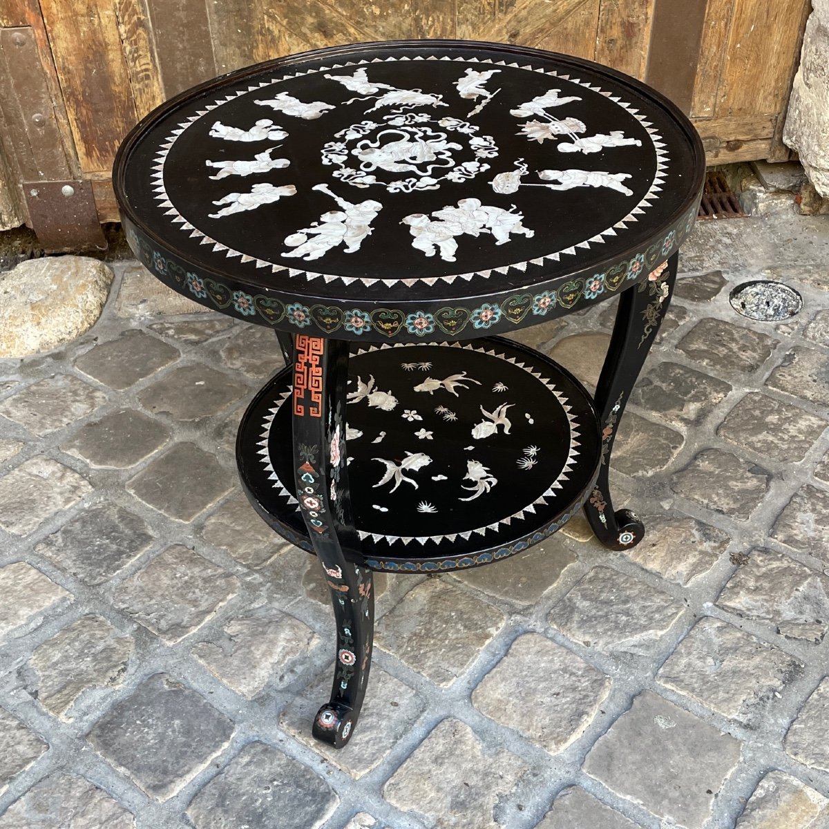 Mother Of Pearl And Lacquer Pedestal Table-photo-2