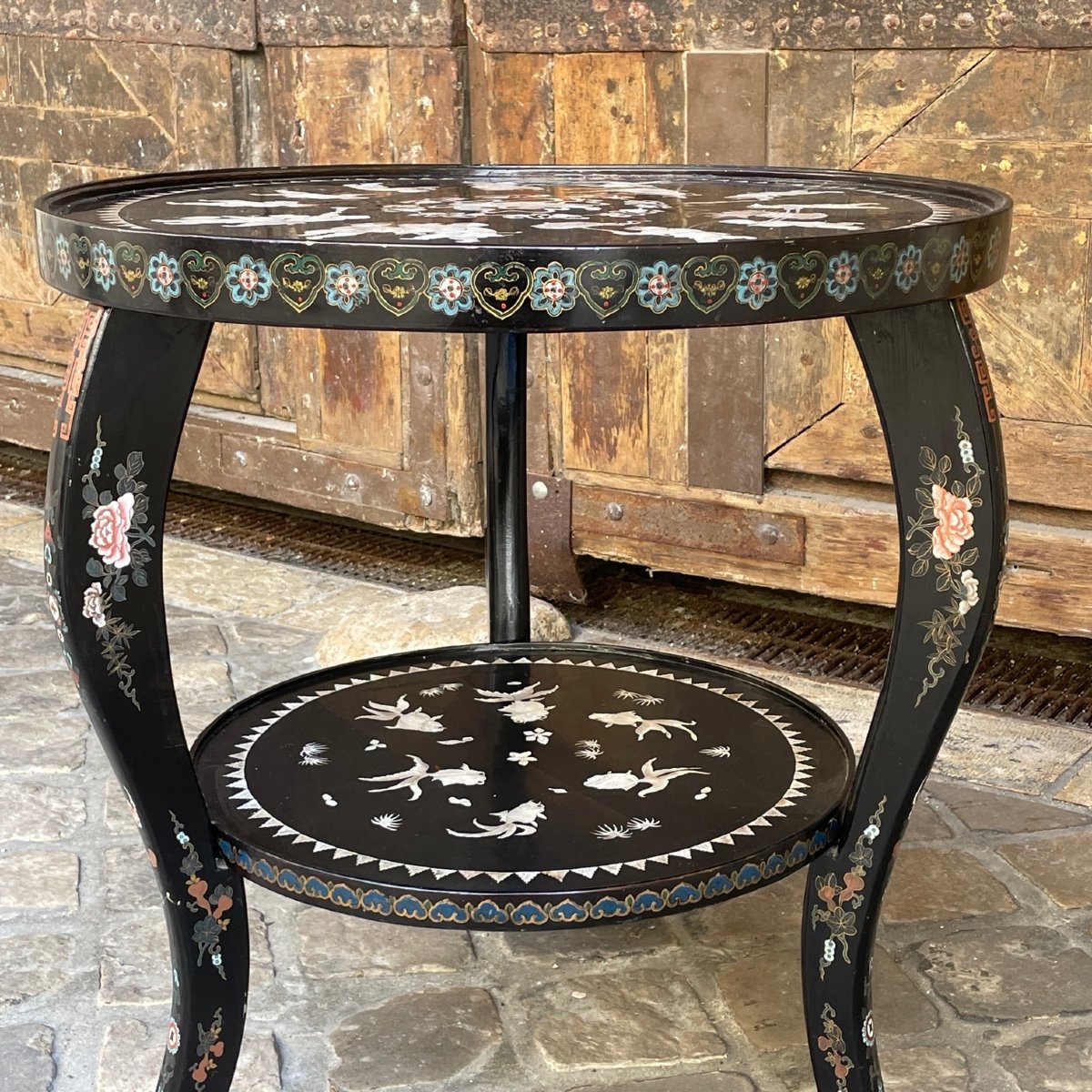 Mother Of Pearl And Lacquer Pedestal Table-photo-3