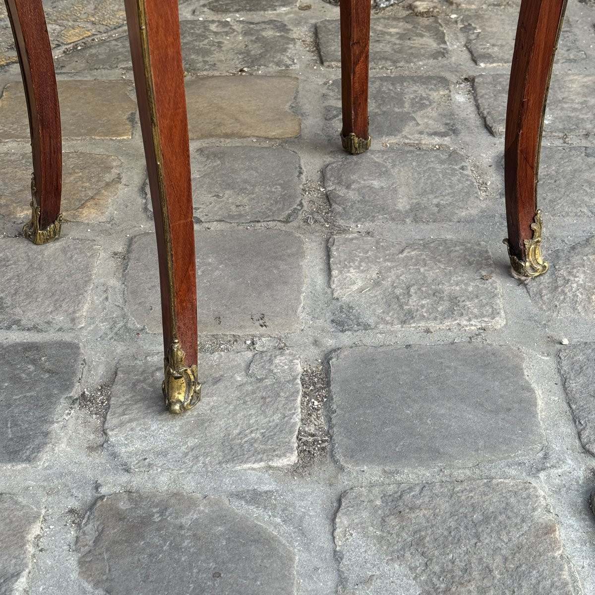 Between Two Furniture-photo-5