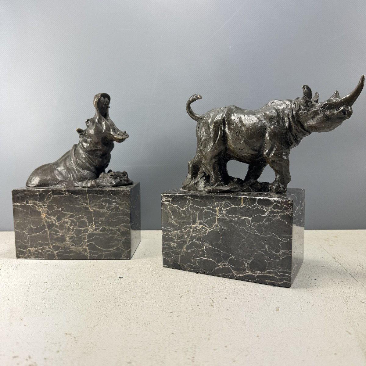 Paire De Serres-livres Hippopotames Et Rhinocéros En Bronze