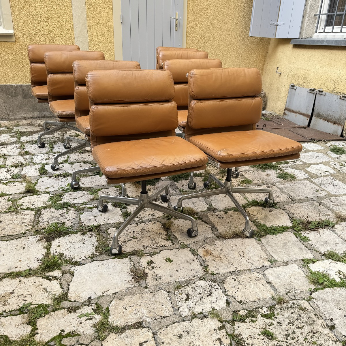 8 Fauteuils Charles et Ray Eames édition Hermann Miller-photo-2