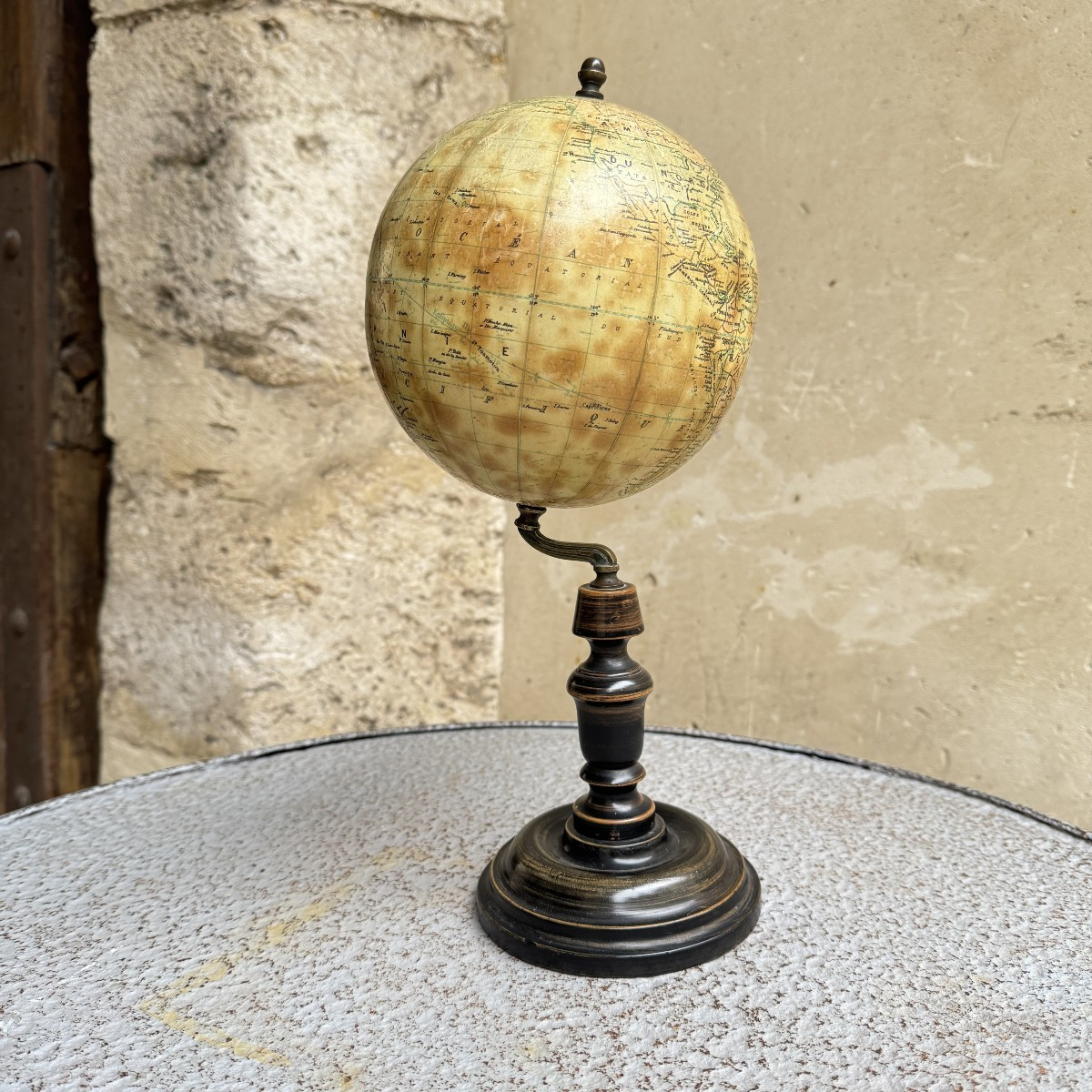 Globe Terrestre By Editions Lebegue