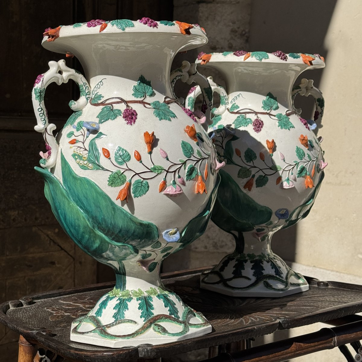 Paire de vases en faïence fine de Rörstrand Suède 19ème-photo-3
