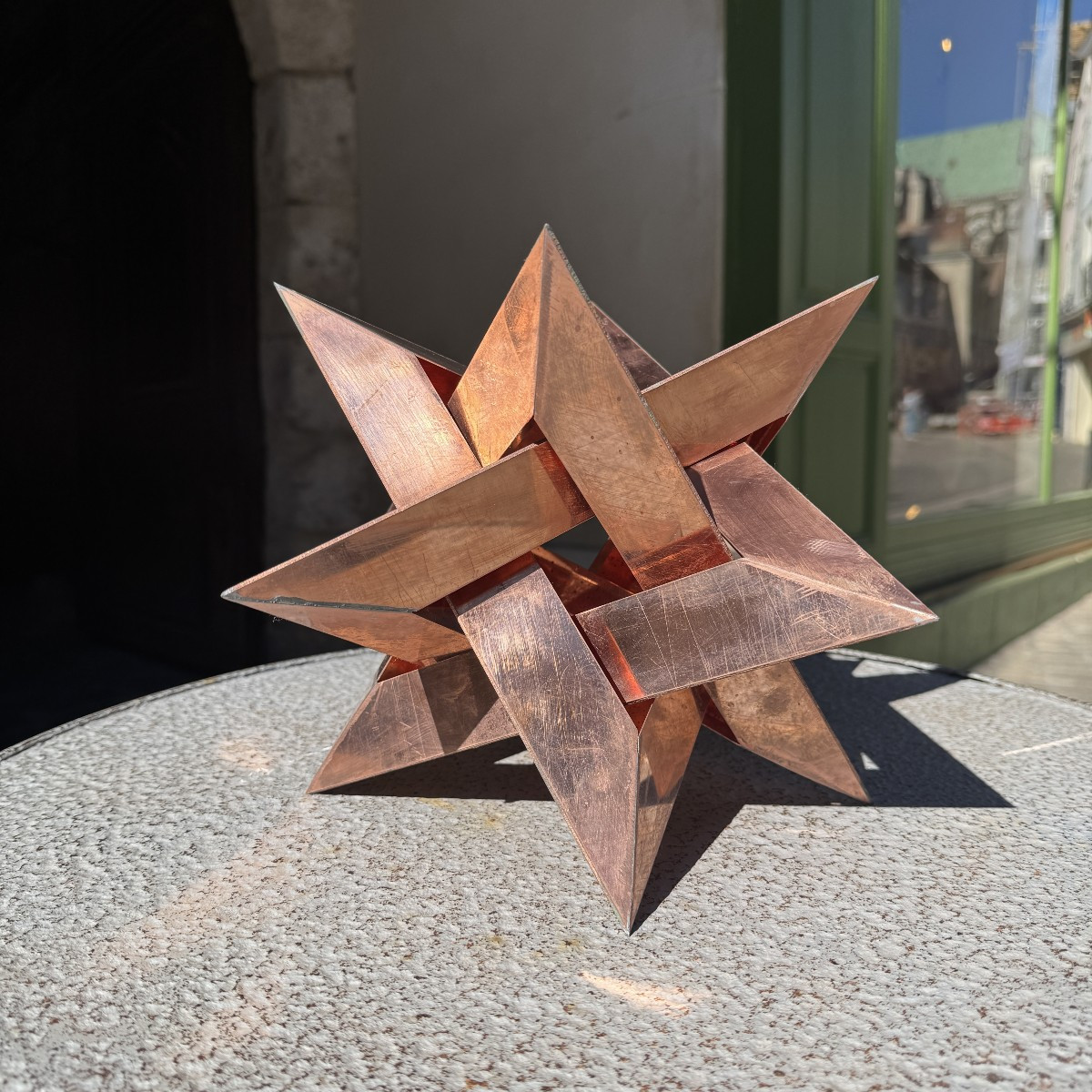 Forme polyédrique en cuivre