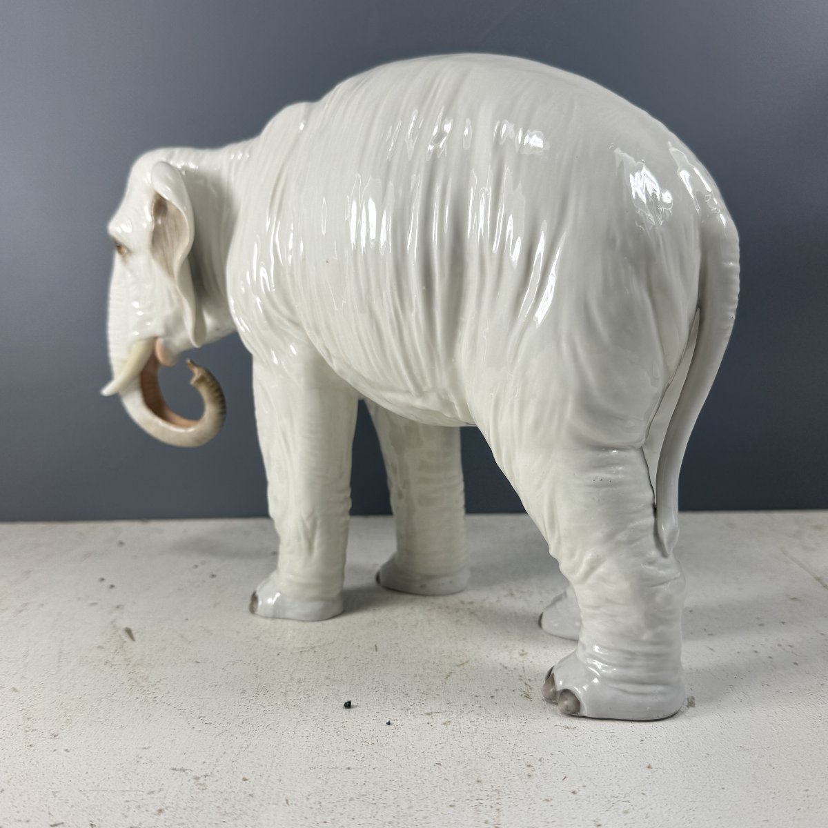 Eléphant en porcelaine blanche Maison Samson, Paris-photo-1