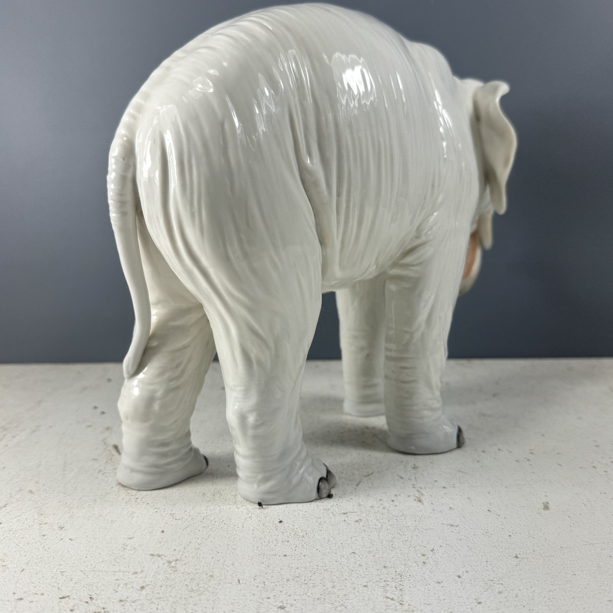Eléphant en porcelaine blanche Maison Samson, Paris-photo-2