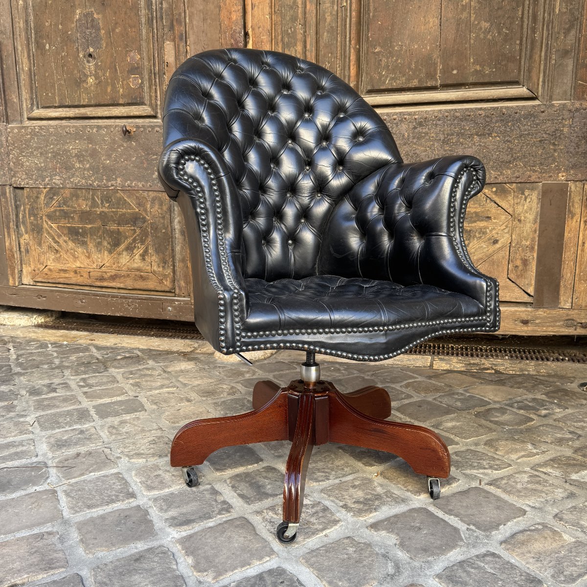Black Leather Upholstered Office Chair-photo-2