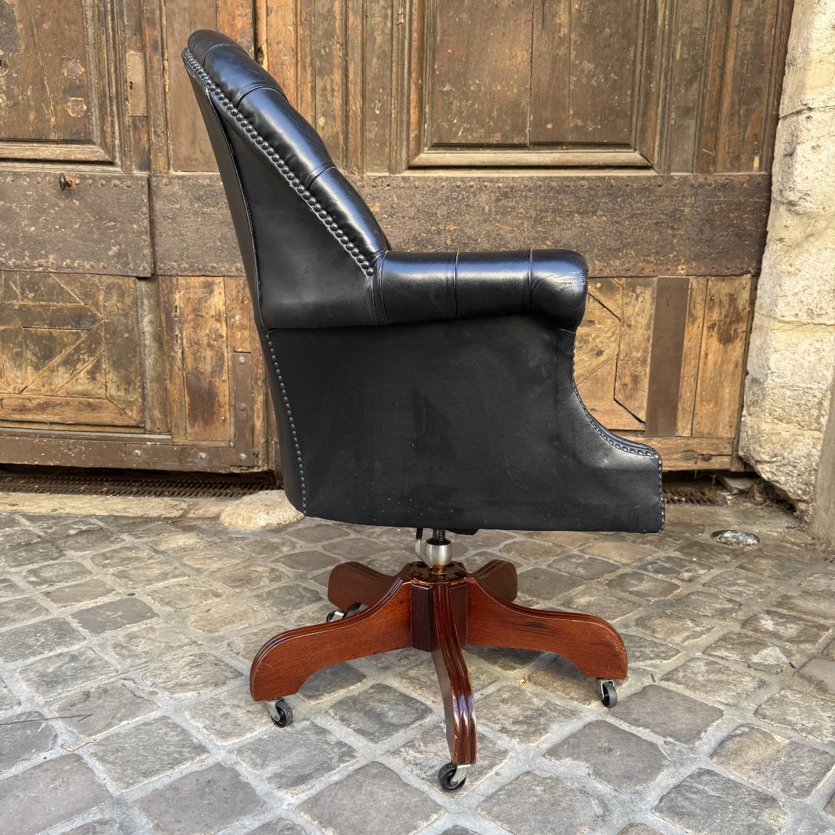 Black Leather Upholstered Office Chair-photo-3