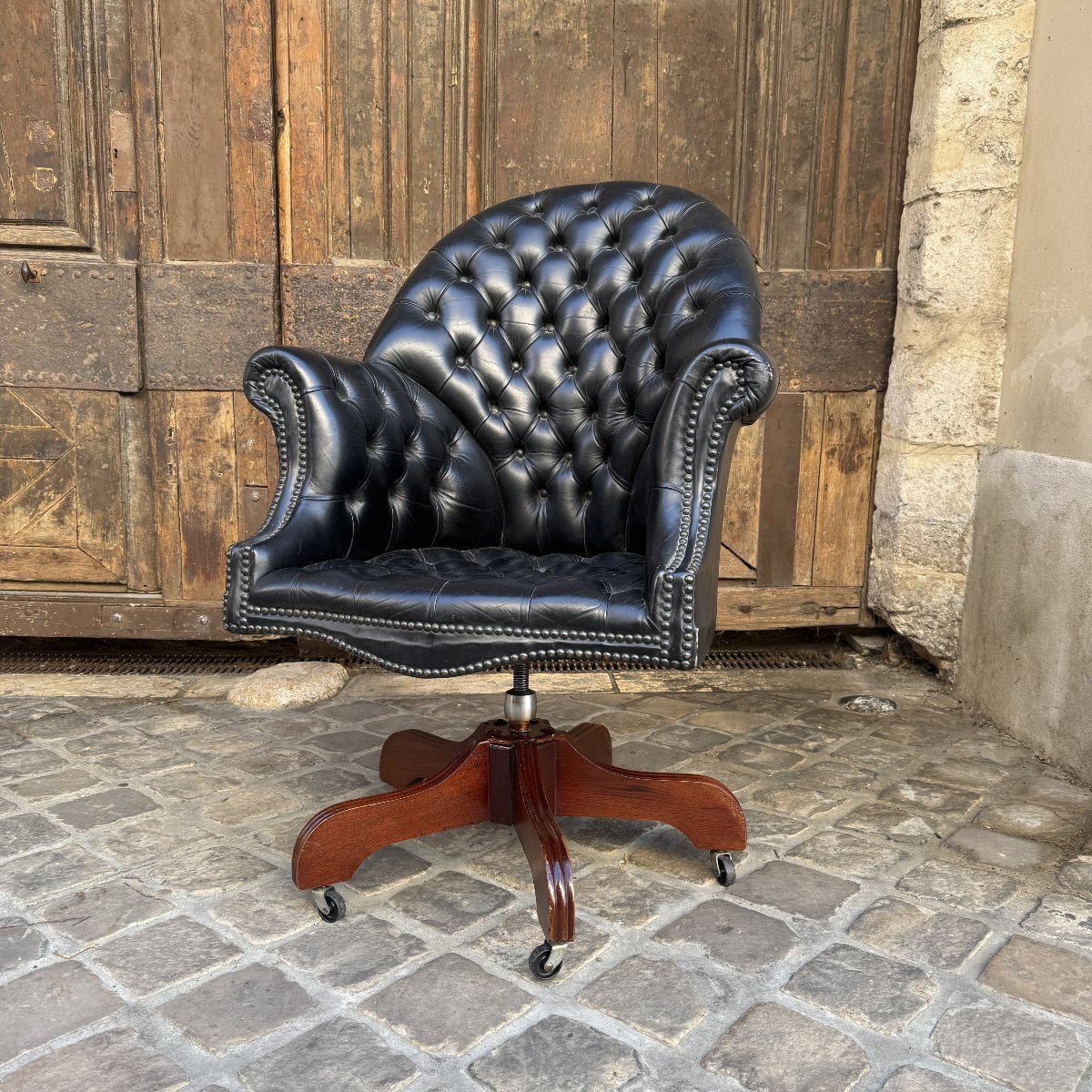 Black Leather Upholstered Office Chair-photo-3