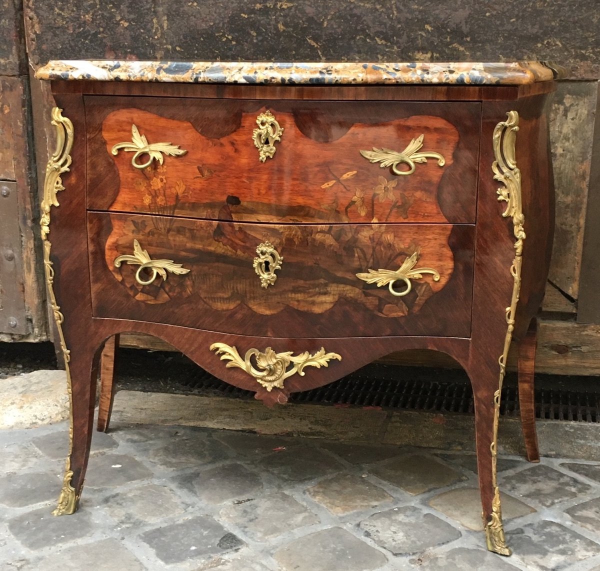 Commode Sauteuse Louis XV En Marqueterie