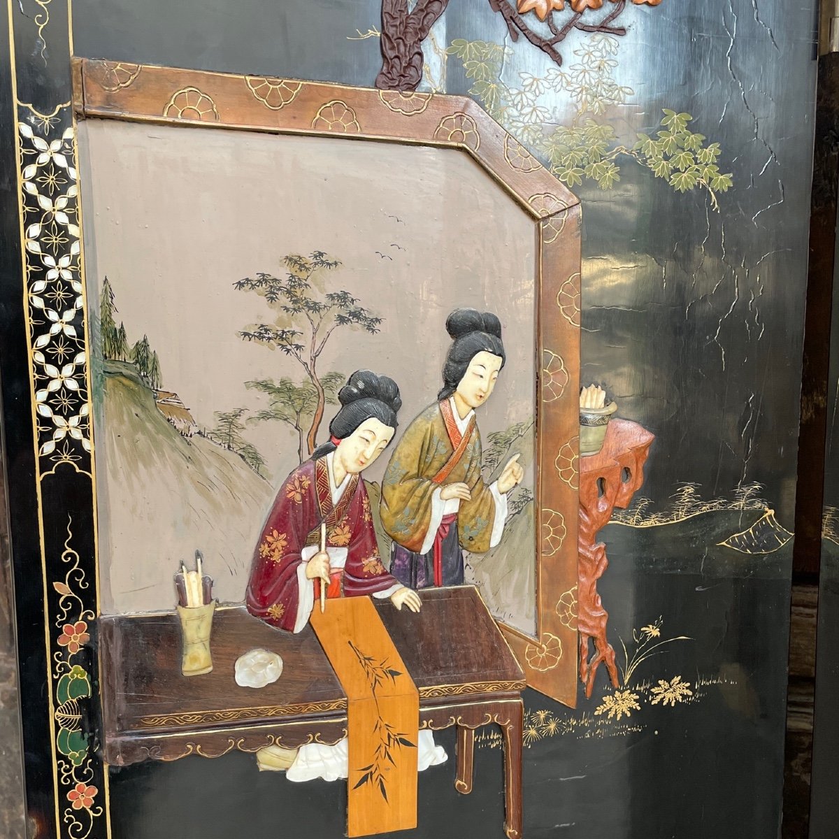 Lacquer Screen-photo-4