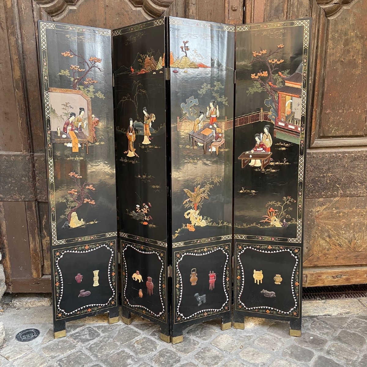 Lacquer Screen