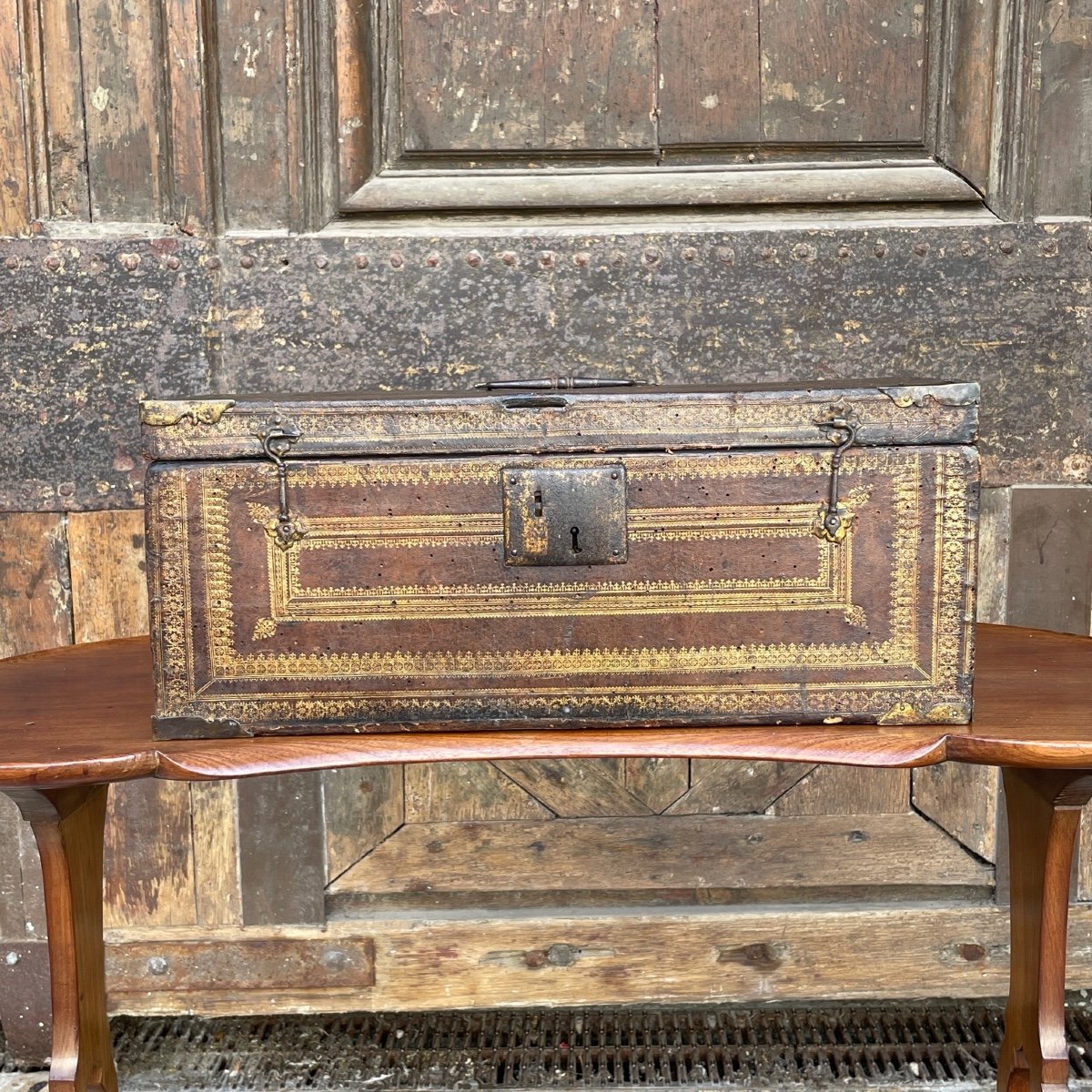 17th Century Leather And Metal Box-photo-2