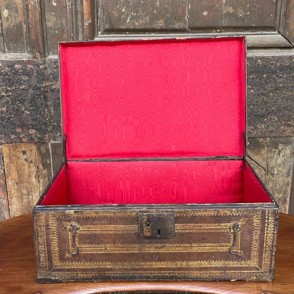 17th Century Leather And Metal Box-photo-1