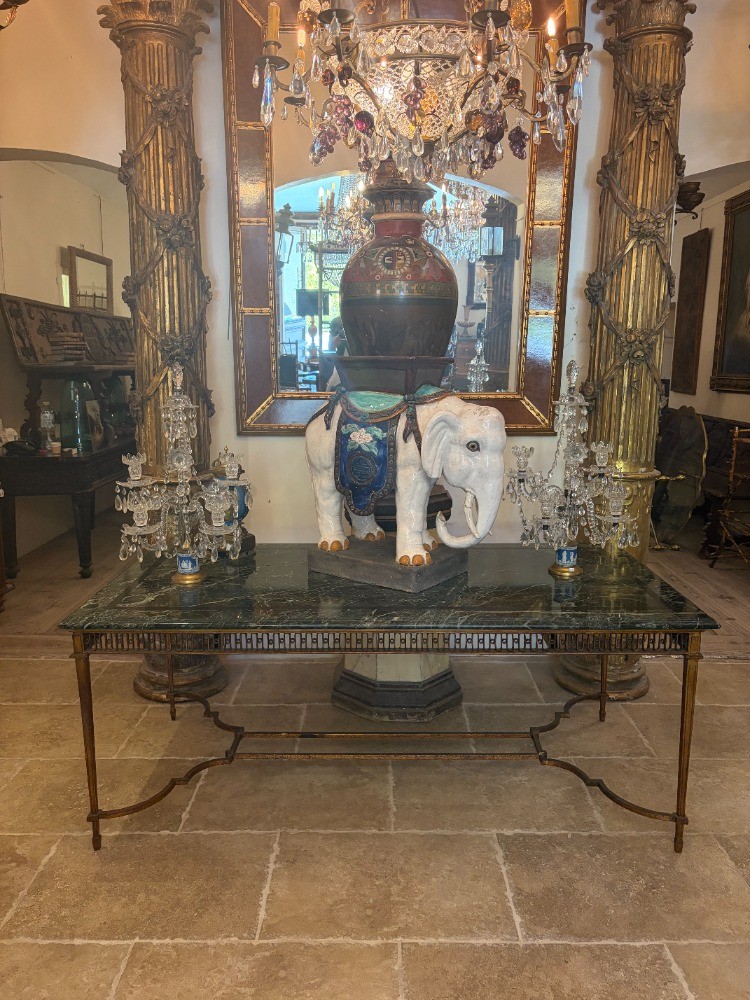 Table de milieu en fer doré et marbre des années 40.