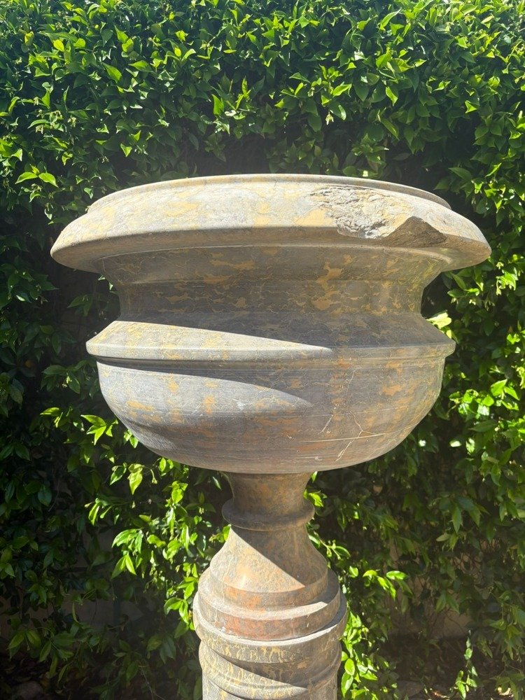 Grande paire de vasques de jardin en marbre sur colonnes-photo-4