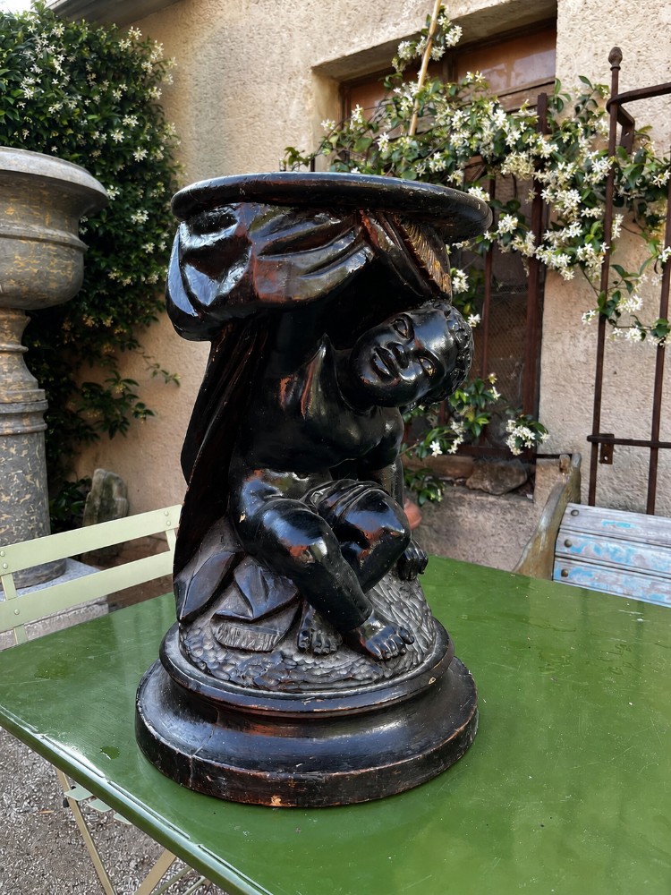 Petite sellette ou présentoir vénitien en bois noirci sculpté 