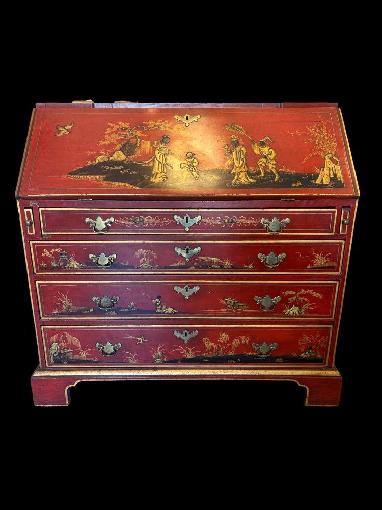 Bureau Scriban en laque rouge décor au chinois