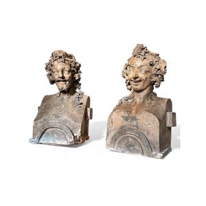 Paire de bustes en terre cuite