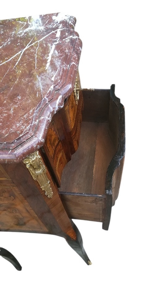 Small Jumping Chest Of Drawers-photo-2