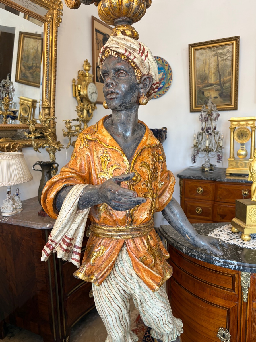 Nubien porte-lumière en bois sculpté et polychromé -photo-4