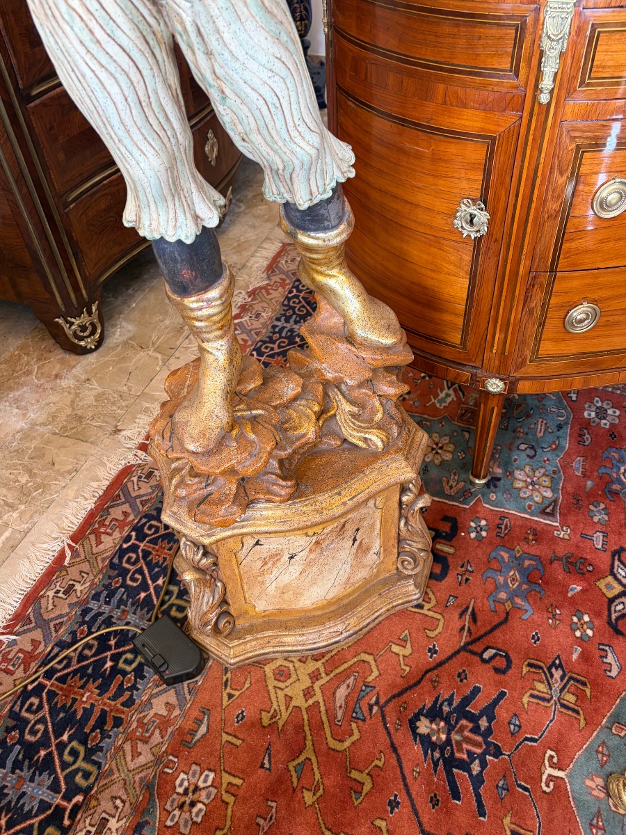 Nubien porte-lumière en bois sculpté et polychromé -photo-1