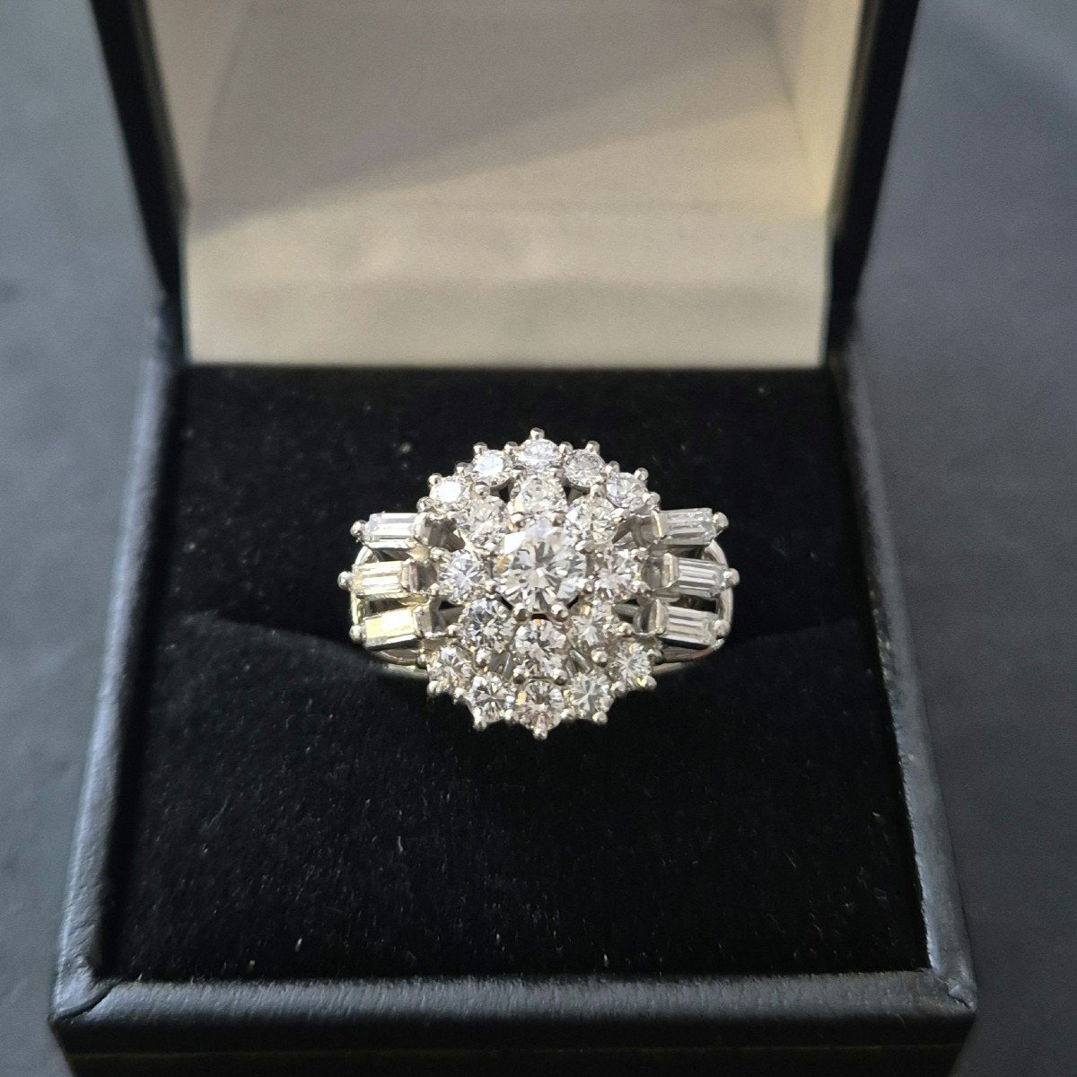 Bague Années 60 Marguerite Diamants