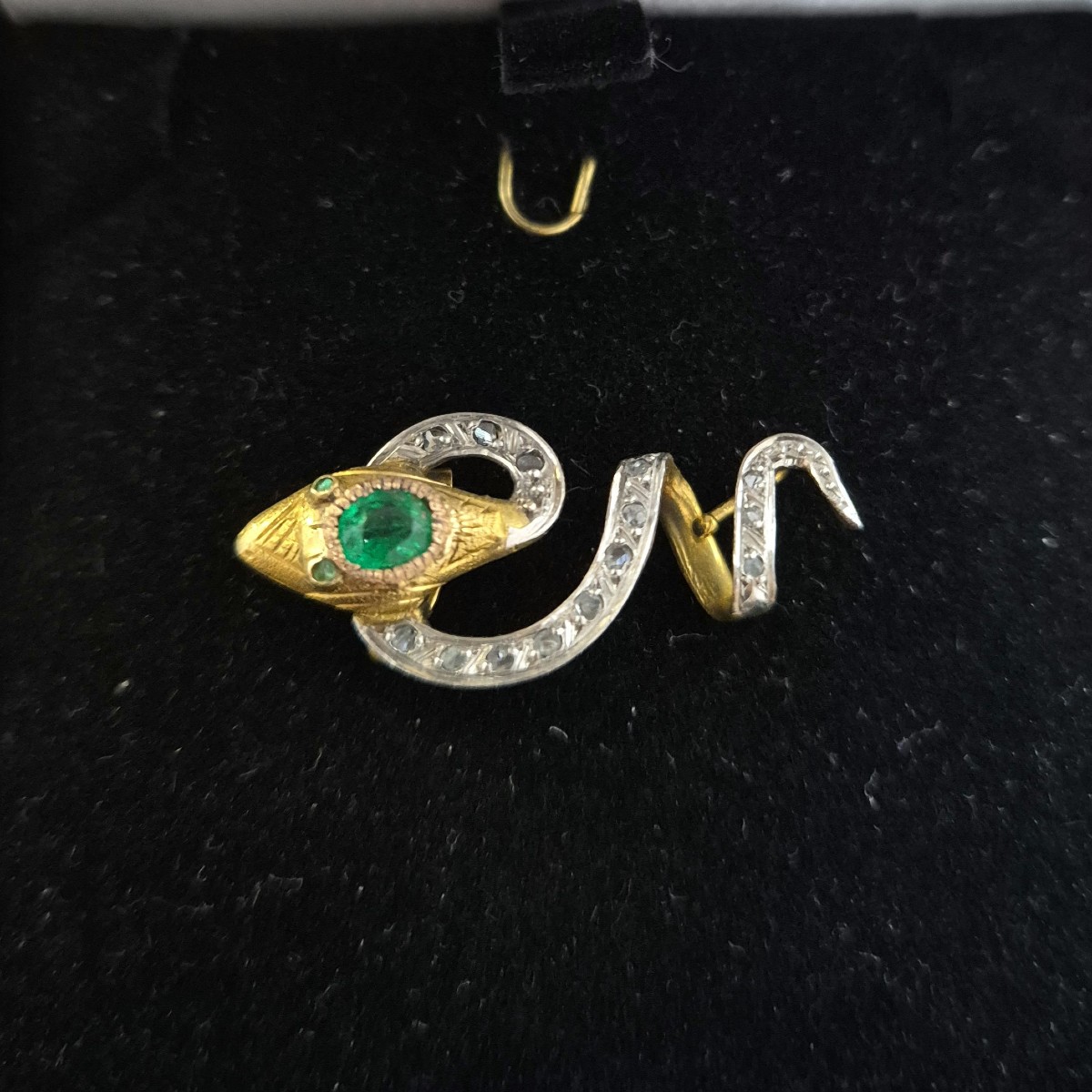 Pendentif début 20ème s  motif serpent émeraude
