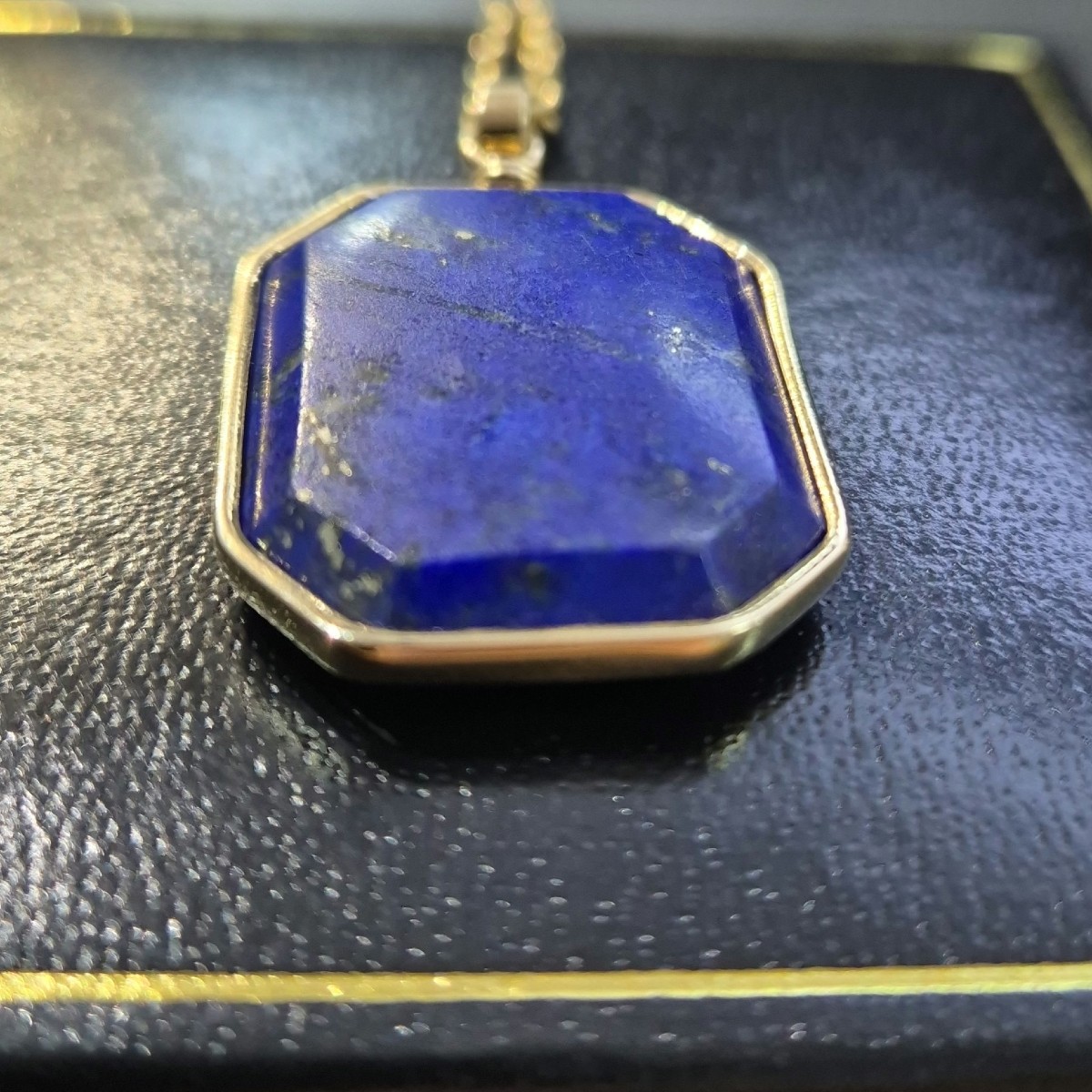 1980s Lapis Lazuli Yellow Gold Pendant-photo-1